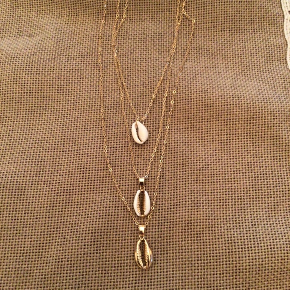 HPπBoho Tiered Seashell Necklace - Picture 8 of 9